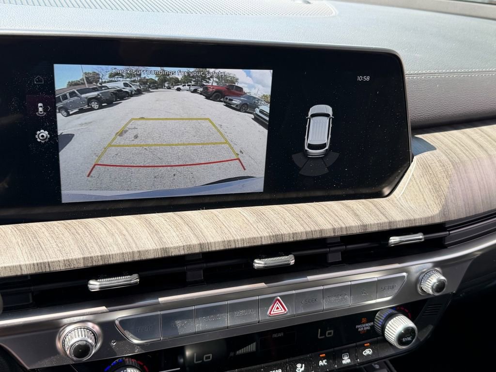 Used 2025 Kia Telluride EX w/ EX Captain's Chair Package FWD image 21