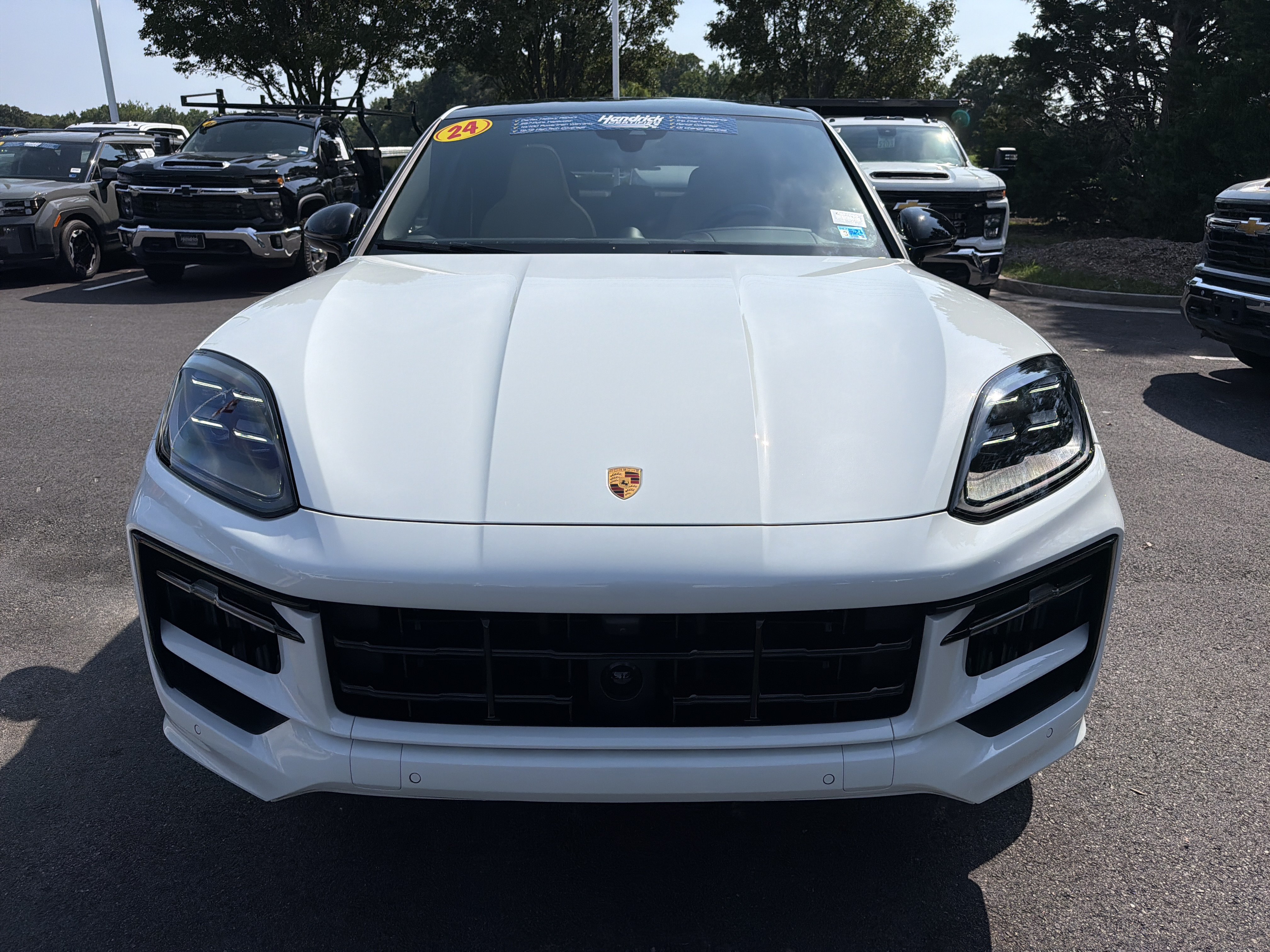 Used 2024 Porsche Cayenne S AWD/4WD image 3