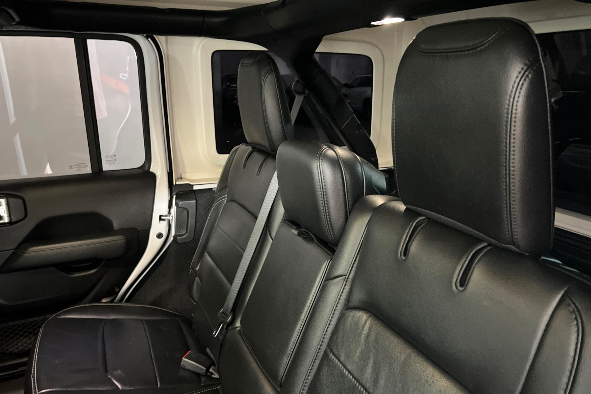 Used 2020 Jeep Wrangler Unlimited Sahara AWD/4WD image 21