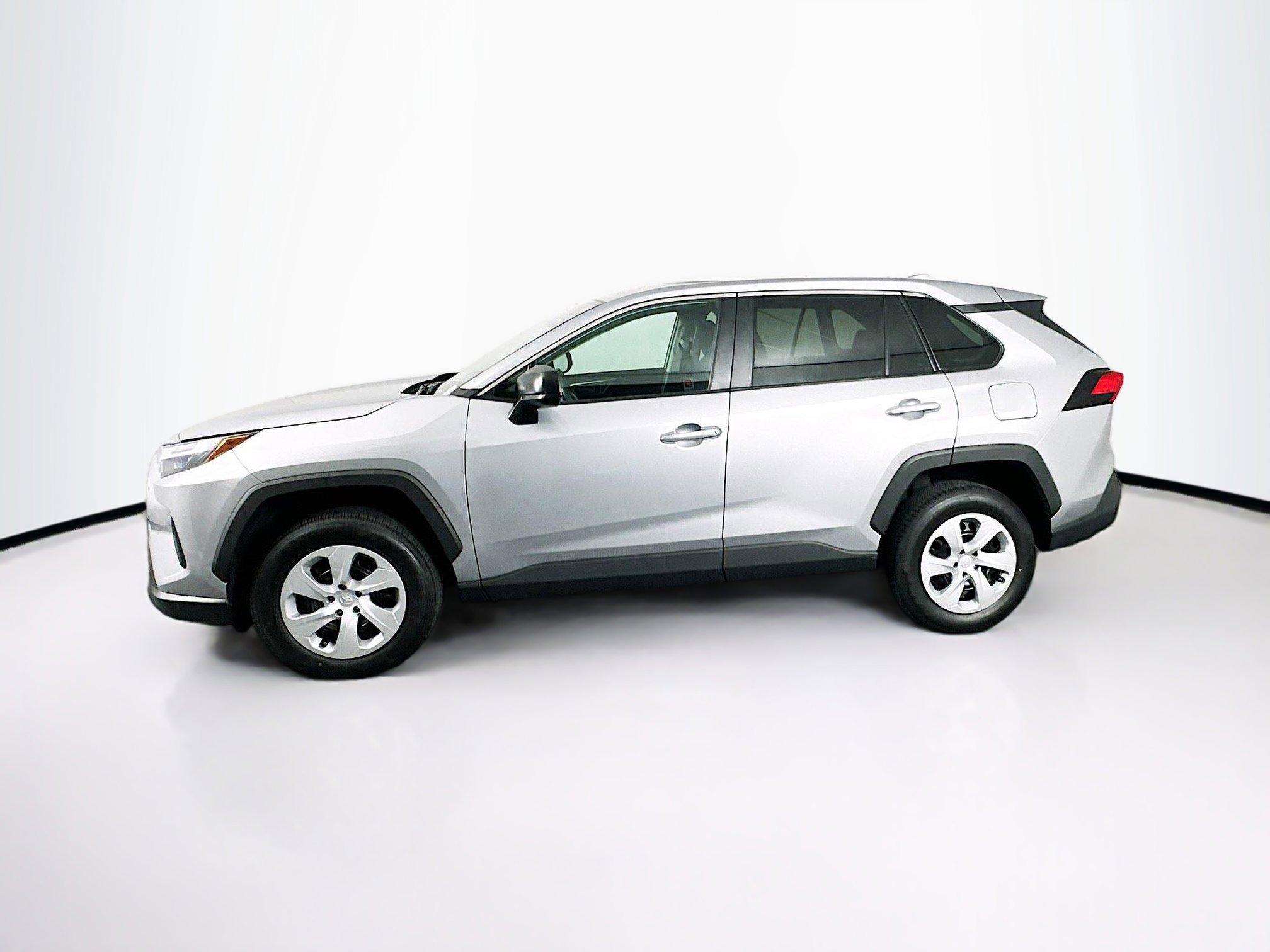 Used 2024 Toyota RAV4 LE image 4