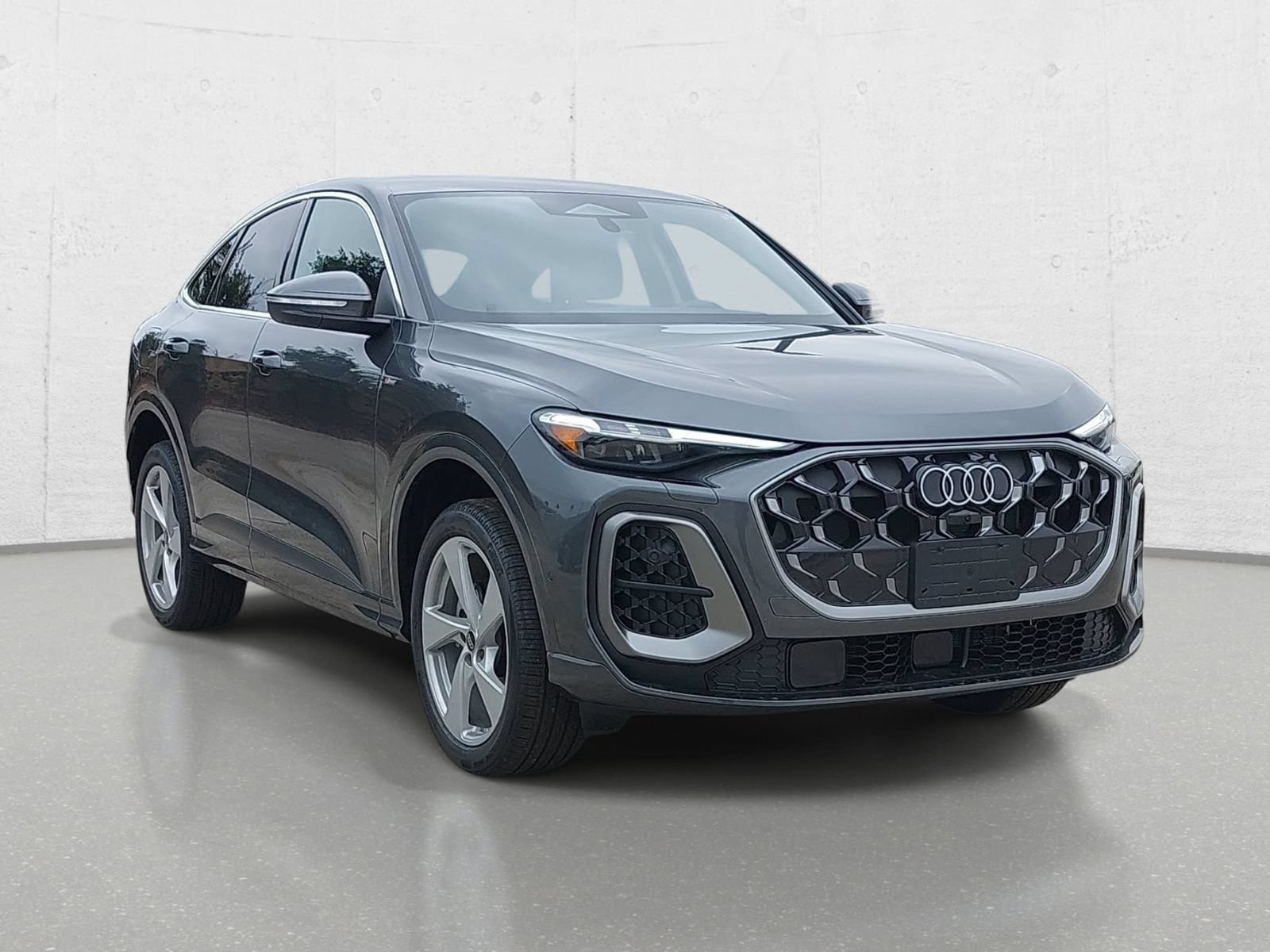 New 2026 Audi Q5 Premium Plus AWD/4WD image 3
