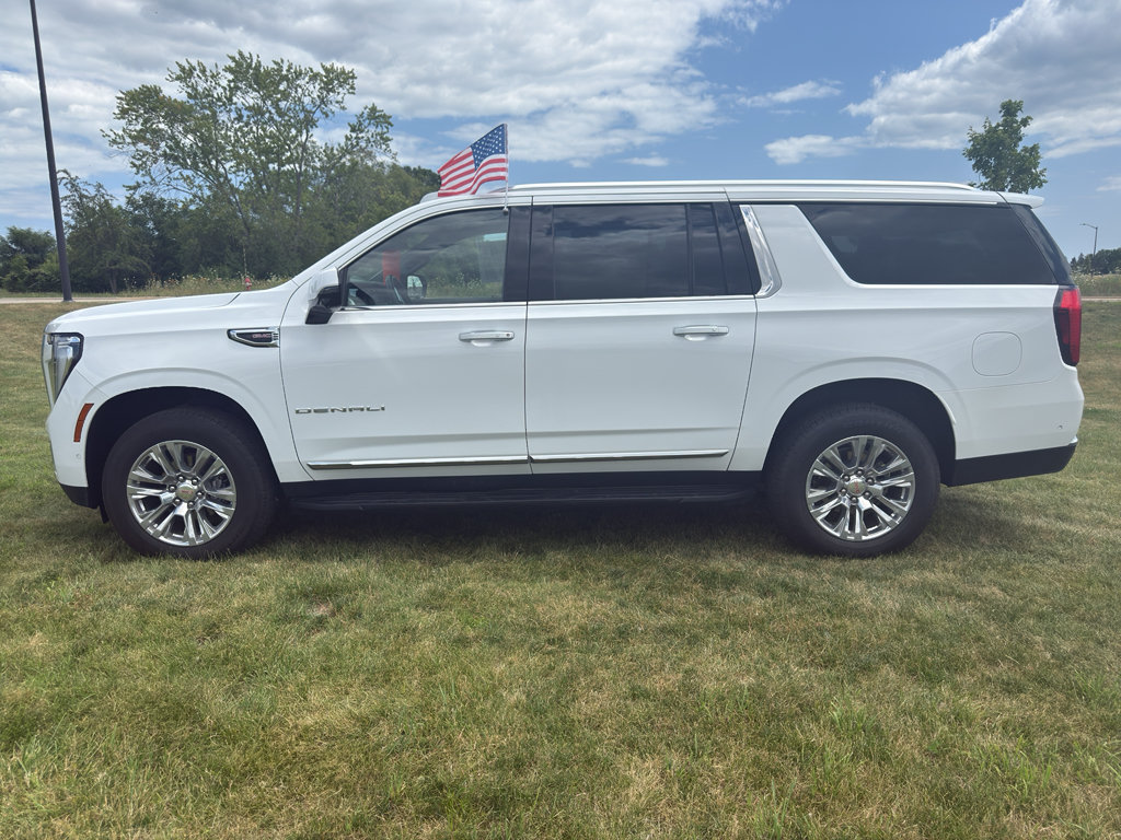 Used 2025 GMC Yukon XL Denali AWD/4WD image 48