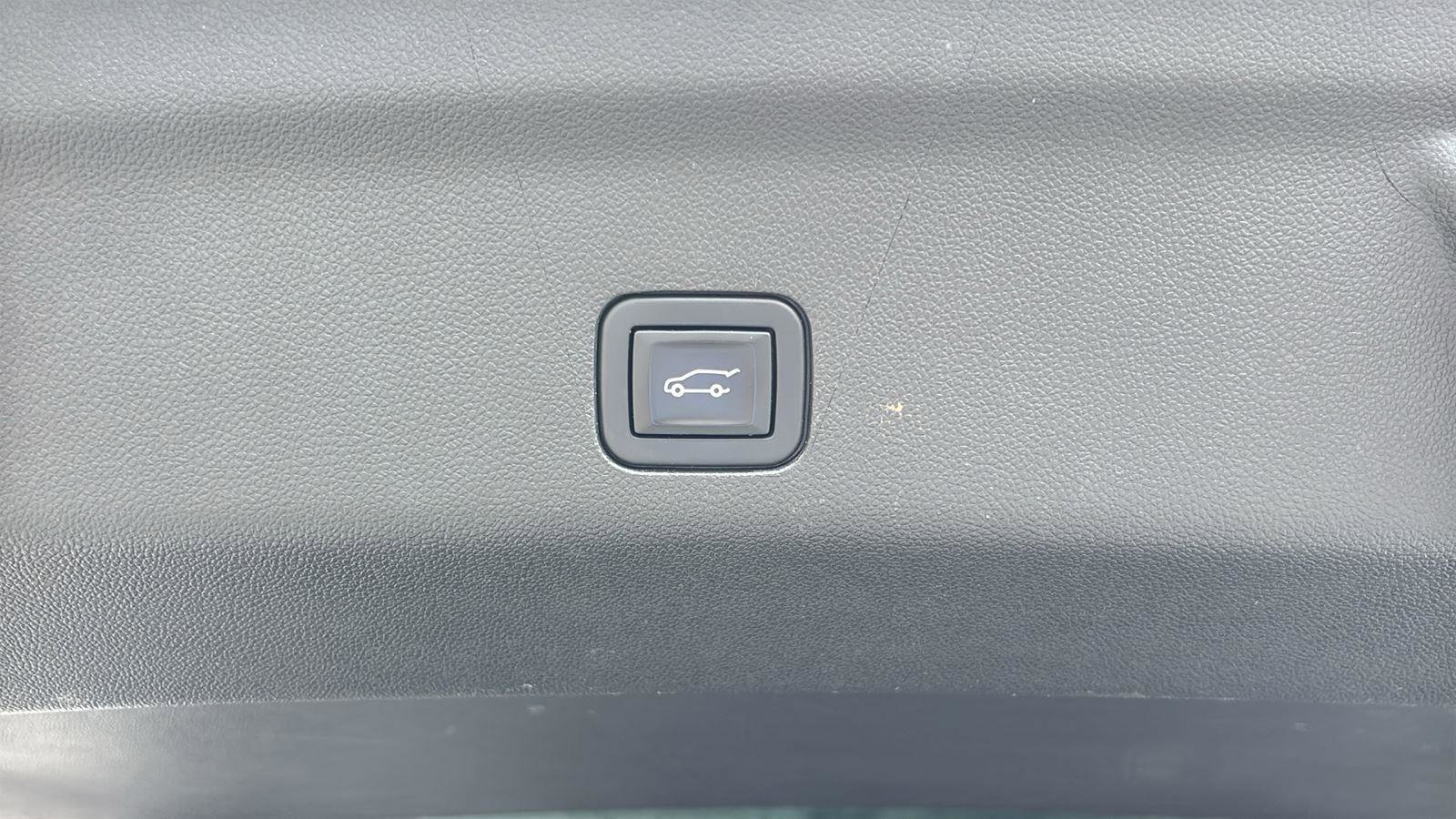 Used 2023 GMC Yukon XL Denali RWD image 19