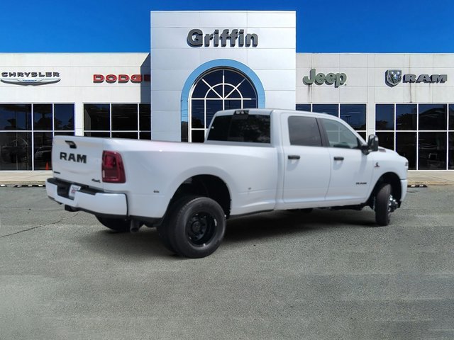 New 2026 RAM 3500 Big Horn AWD/4WD image 4