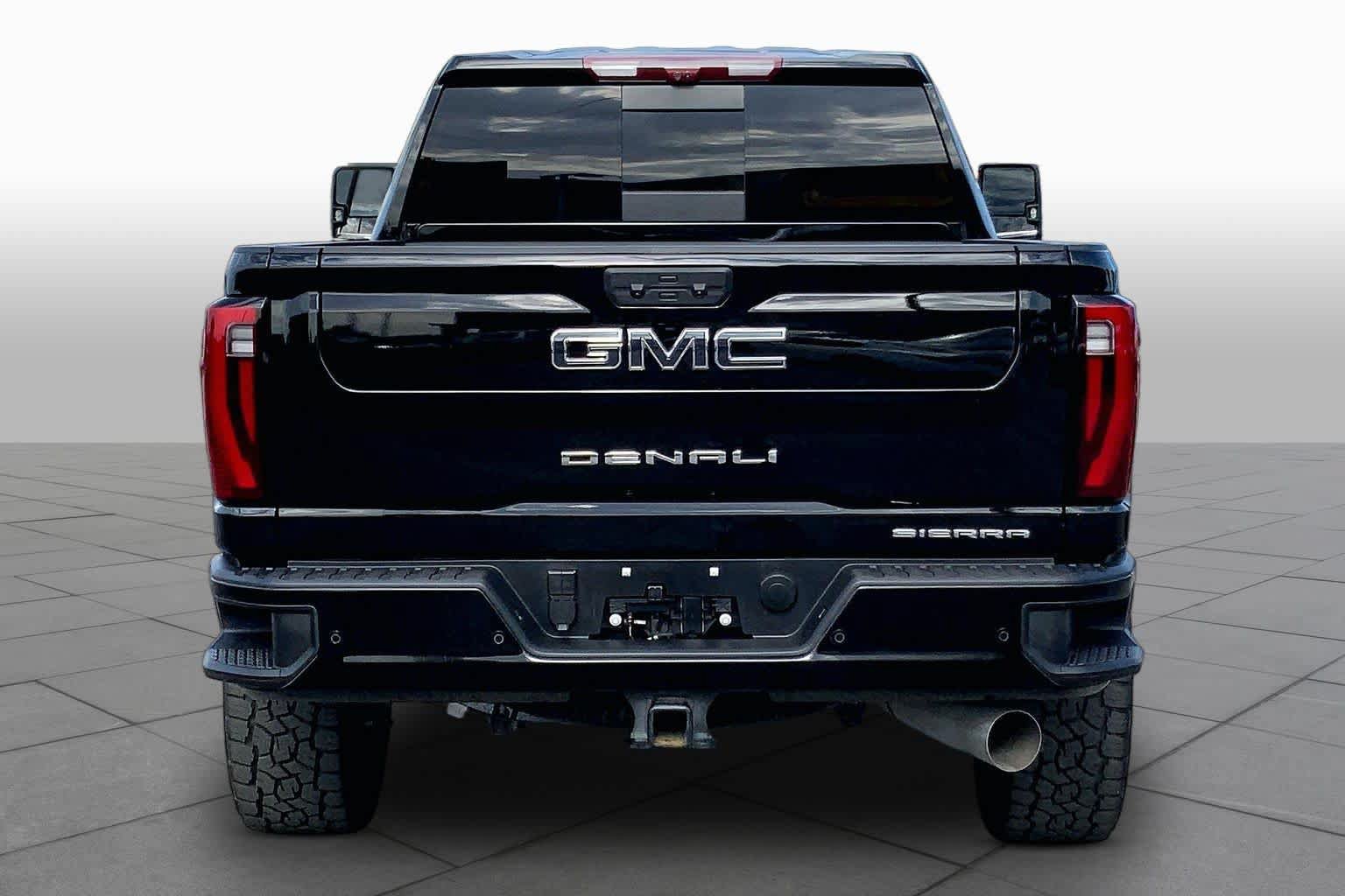 Used 2026 GMC Sierra 2500 Denali Ultimate AWD/4WD image 5