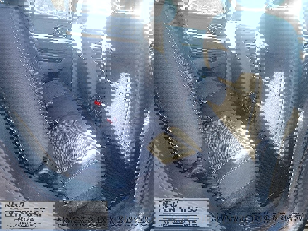 Used 2017 Ford Explorer XLT image 16