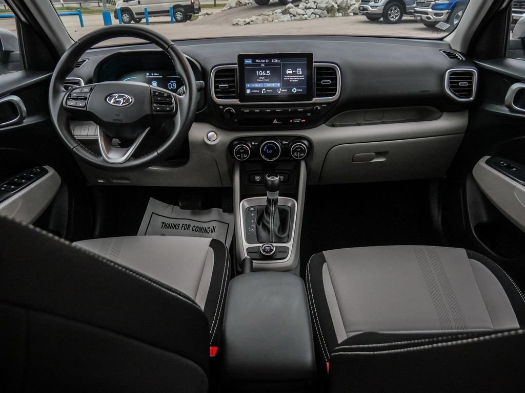 Used 2025 Hyundai Venue SEL FWD image 37