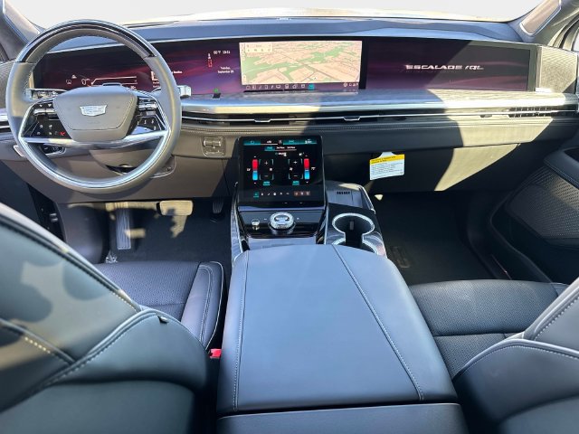 New 2026 Cadillac Escalade IQL Sport 2 w/ LPO, ONYX Package AWD/4WD image 18