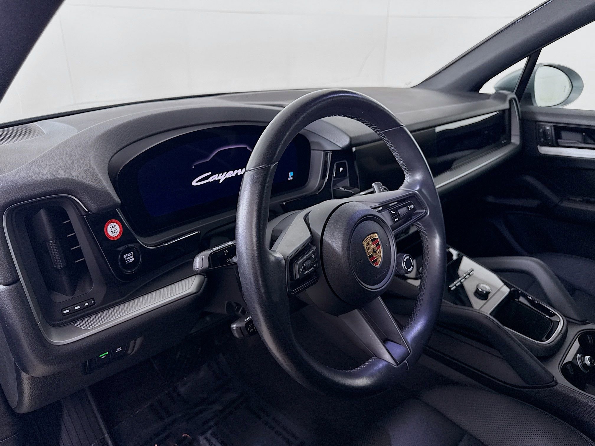 Certified 2024 Porsche Cayenne AWD/4WD image 4