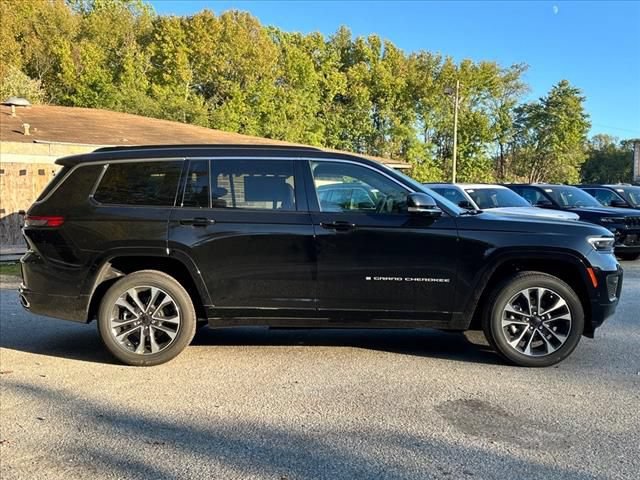 New 2025 Jeep Grand Cherokee L Overland w/ Advanced Protech Group III AWD/4WD image 2