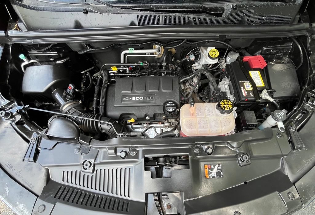 Certified 2020 Chevrolet Trax LT w/ LT Convenience Package FWD image 8
