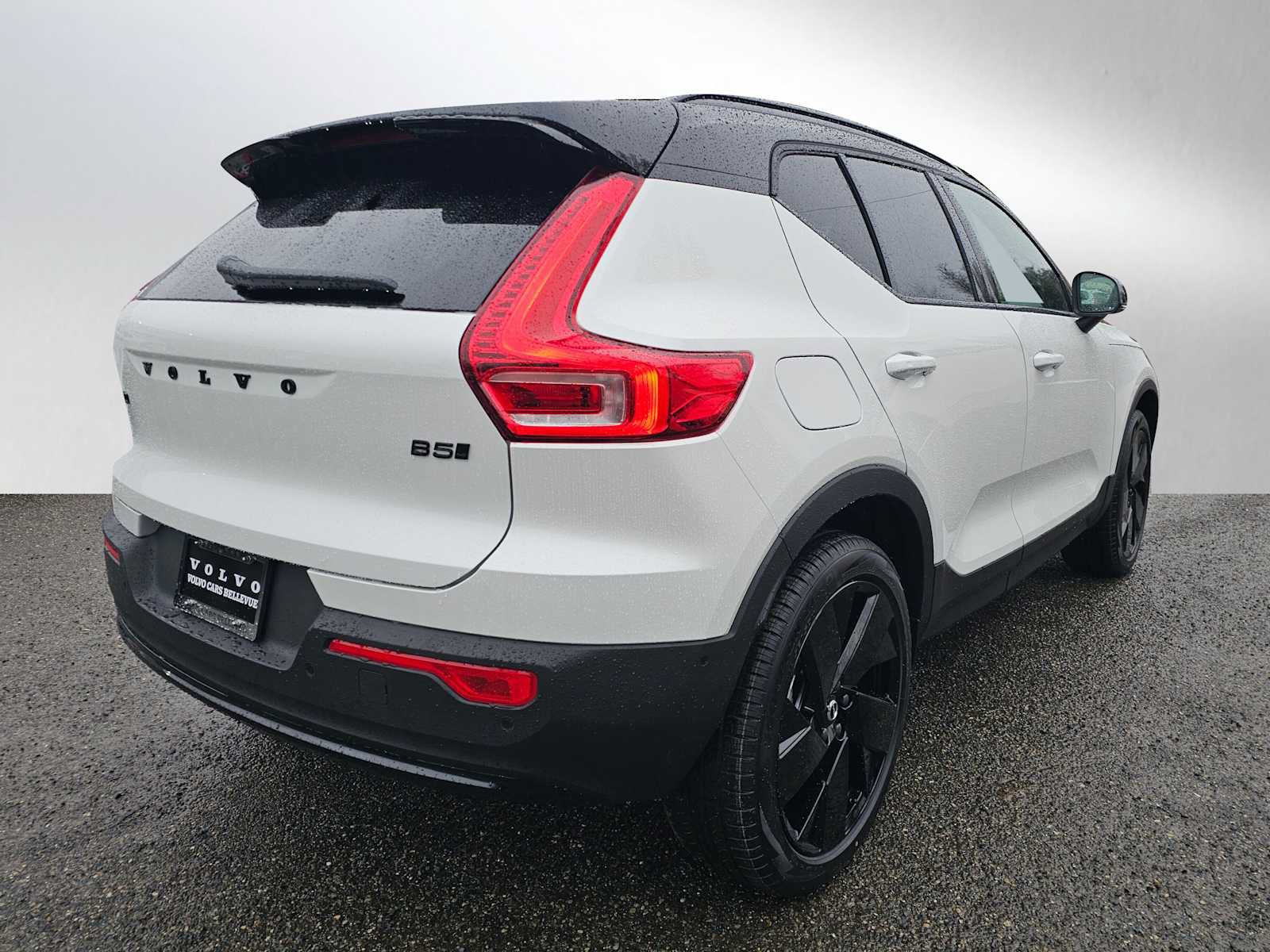New 2026 Volvo XC40 B5 Ultra w/ Climate Package AWD/4WD image 3
