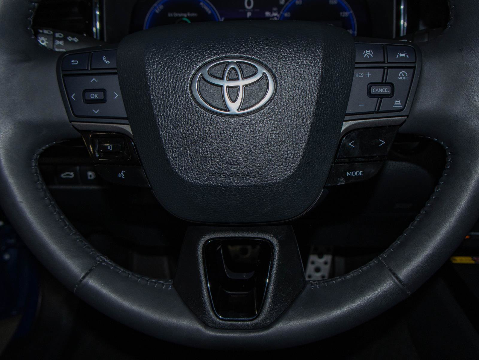 Used 2025 Toyota Camry XSE FWD image 11