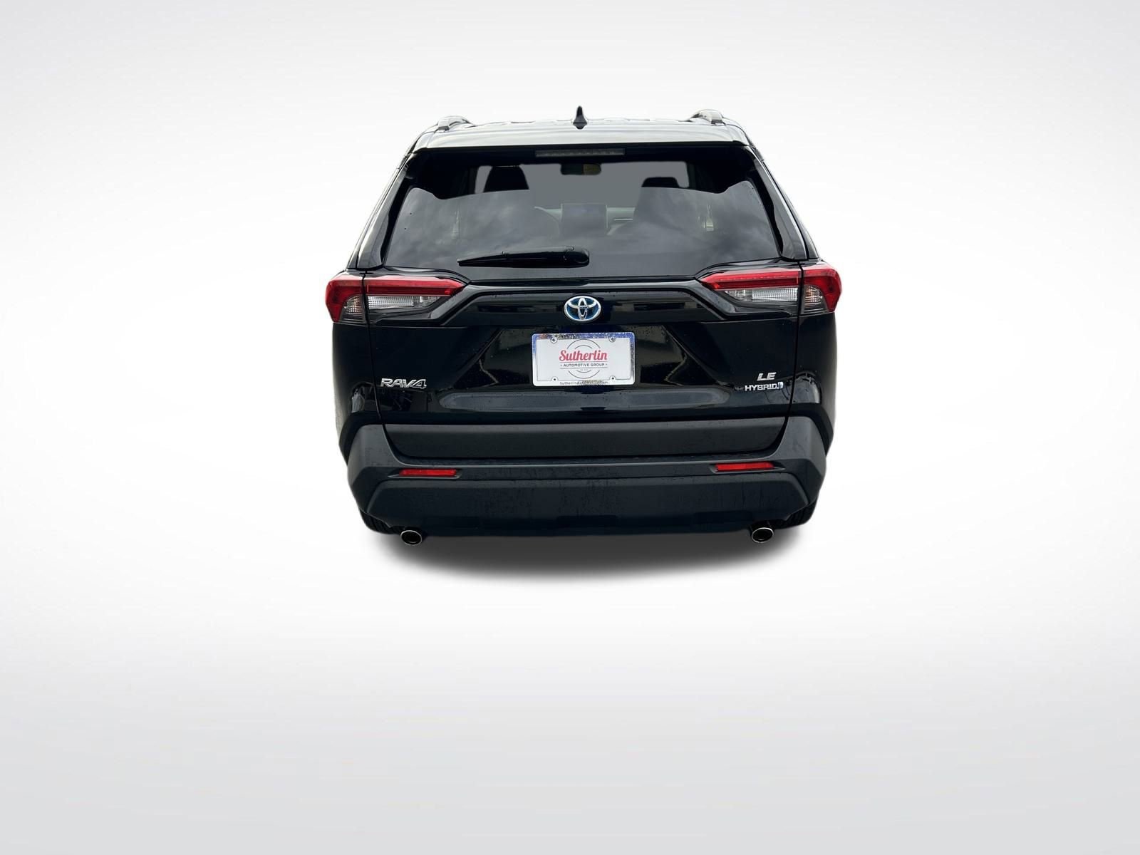 Used 2023 Toyota RAV4 LE image 4