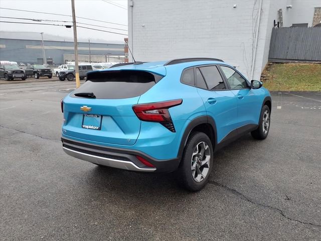 Used 2025 Chevrolet Trax LT w/ LT Convenience Package image 7