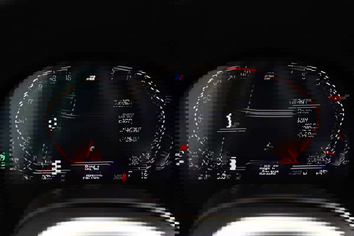 Used 2022 BMW 750i xDrive w/ M Sport Package image 23