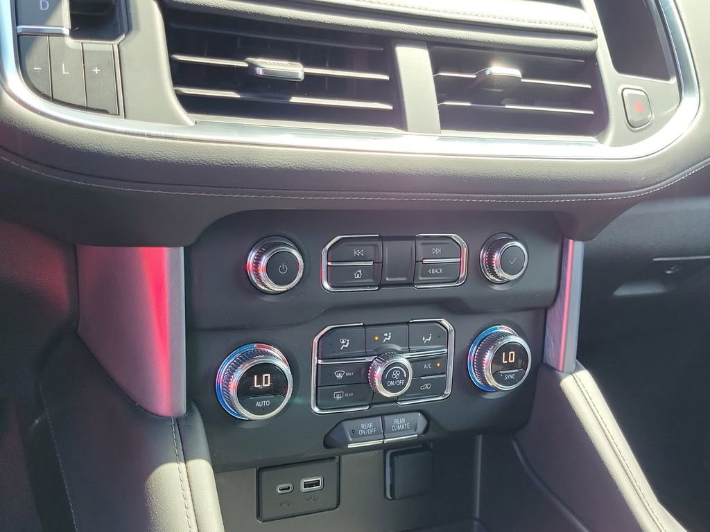 Used 2022 GMC Yukon SLE w/ Gmc Pro Safety Plus Package AWD/4WD image 28