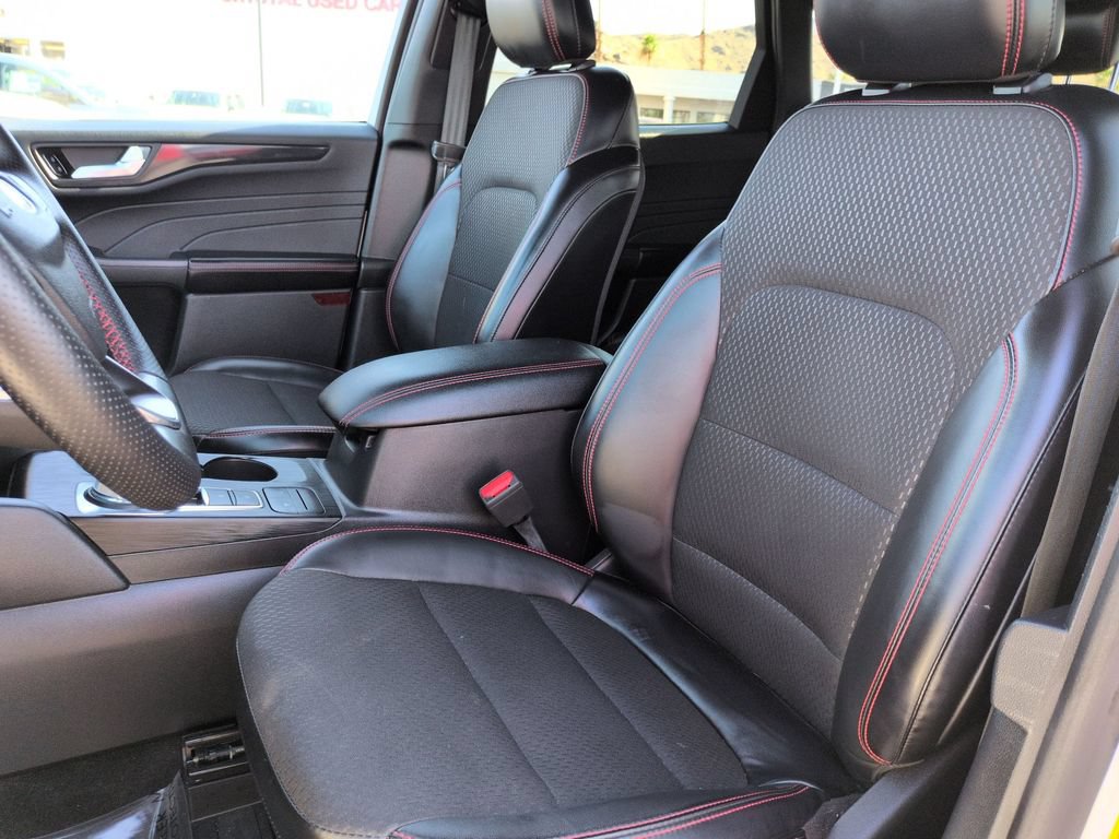 Used 2025 Ford Escape ST-Line FWD image 13