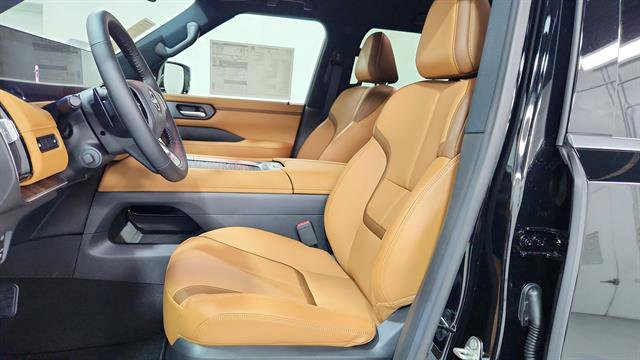 New 2026 Nissan Armada SL w/ Captain's Chari Seat Package image 11