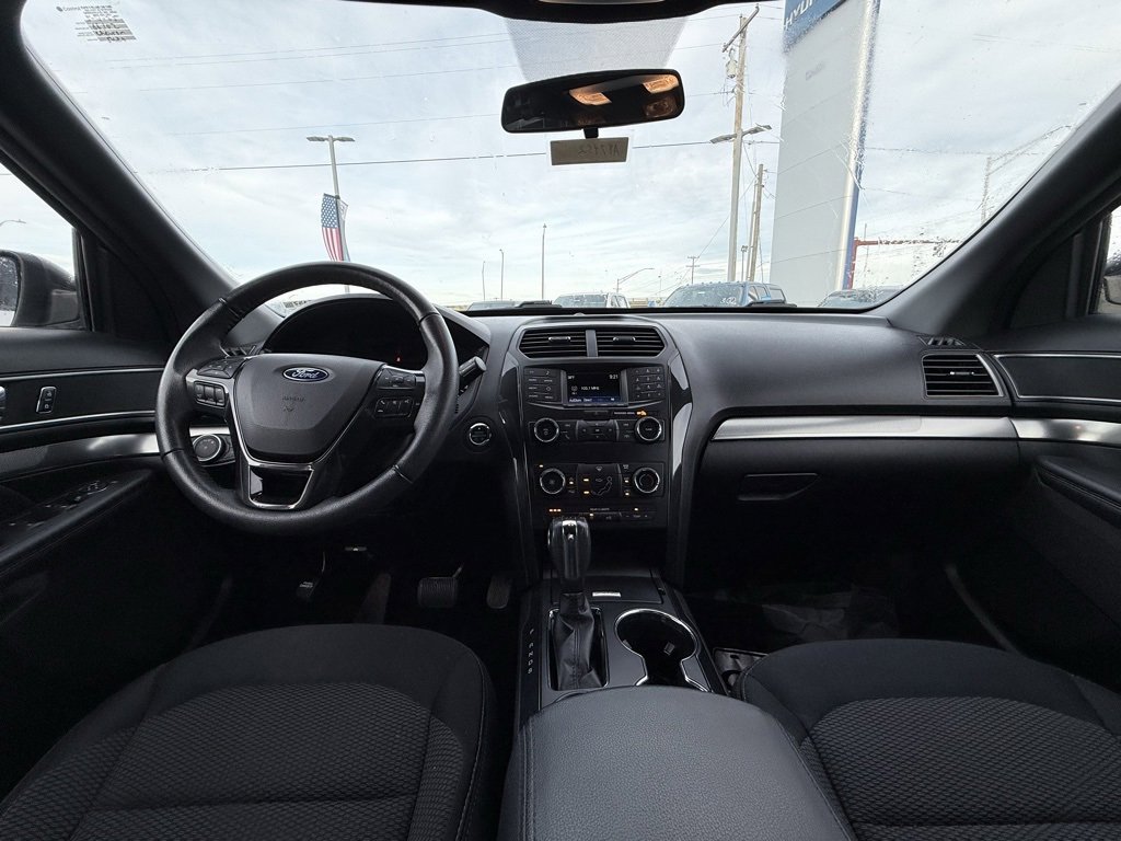 Used 2018 Ford Explorer XLT image 27