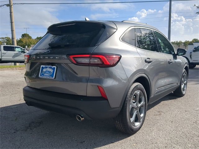 New 2026 Ford Escape ST-Line w/ Tech Pack #1 image 18