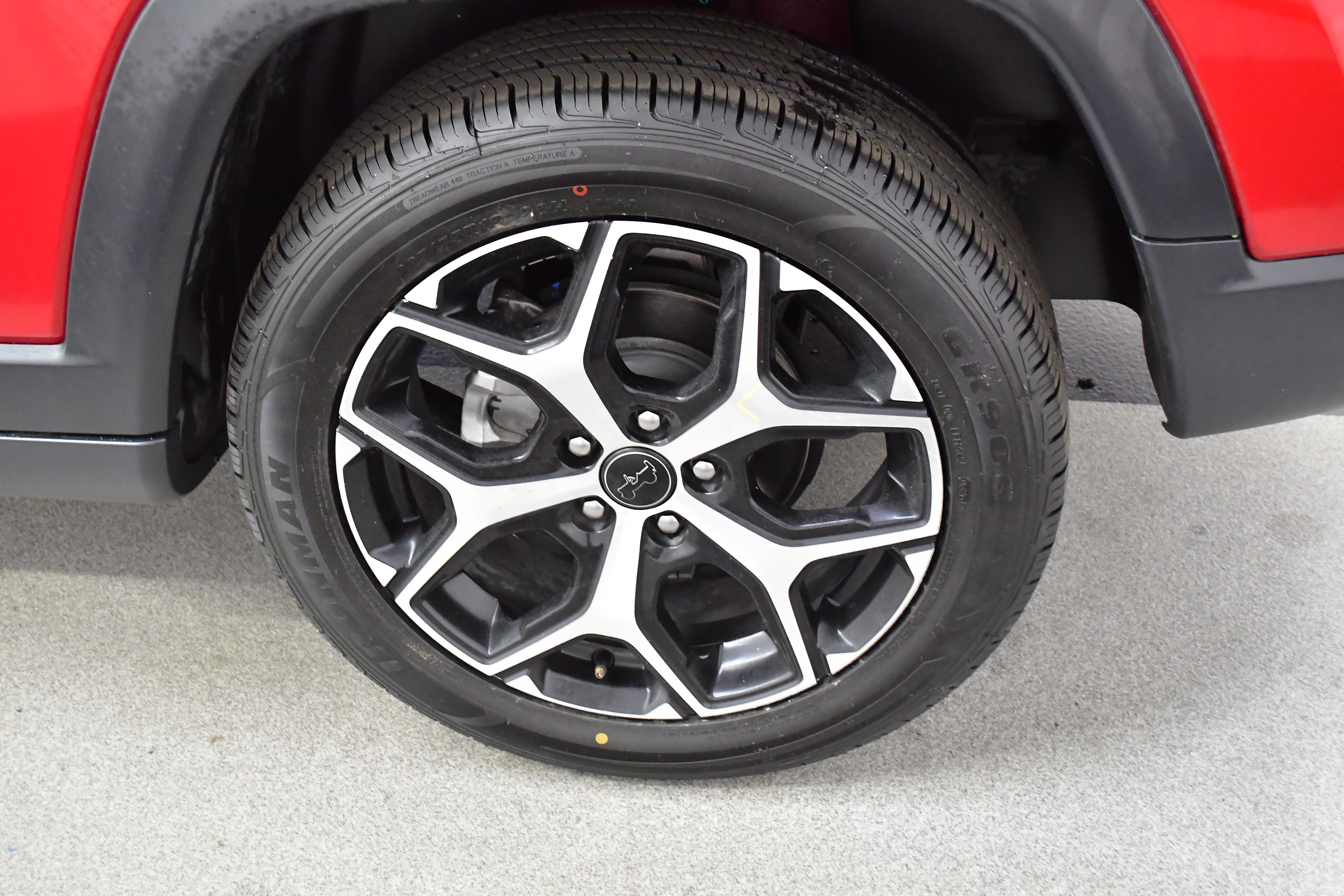 Used 2025 Jeep Compass Limited AWD/4WD image 33
