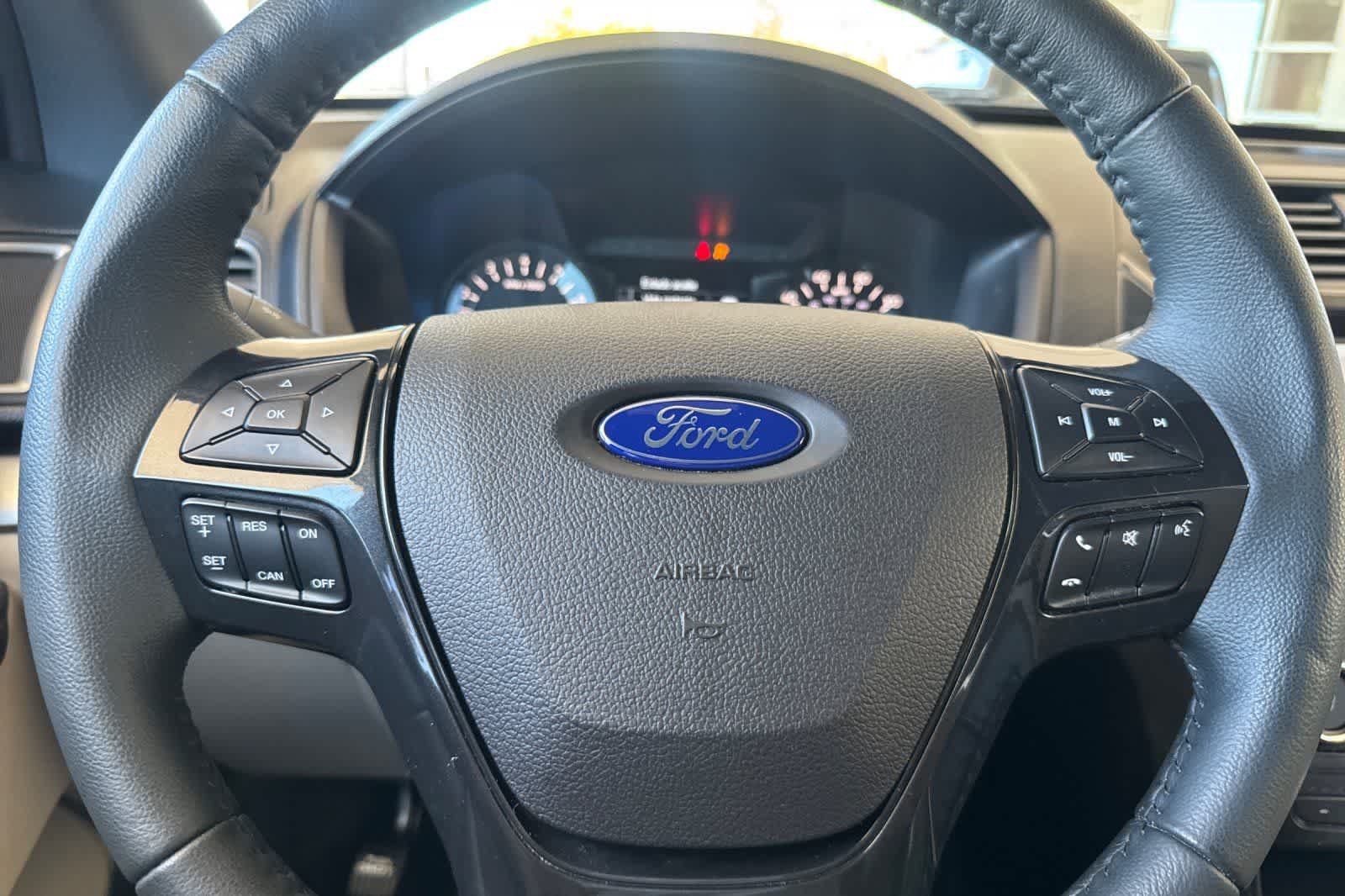 Used 2018 Ford Explorer XLT FWD image 21