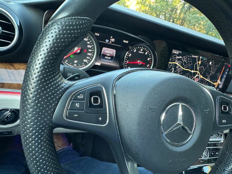 Used 2018 Mercedes-Benz E 300 image 25