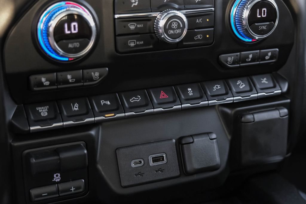 Used 2021 GMC Sierra 2500 AT4 w/ AT4 Premium Plus Package image 26