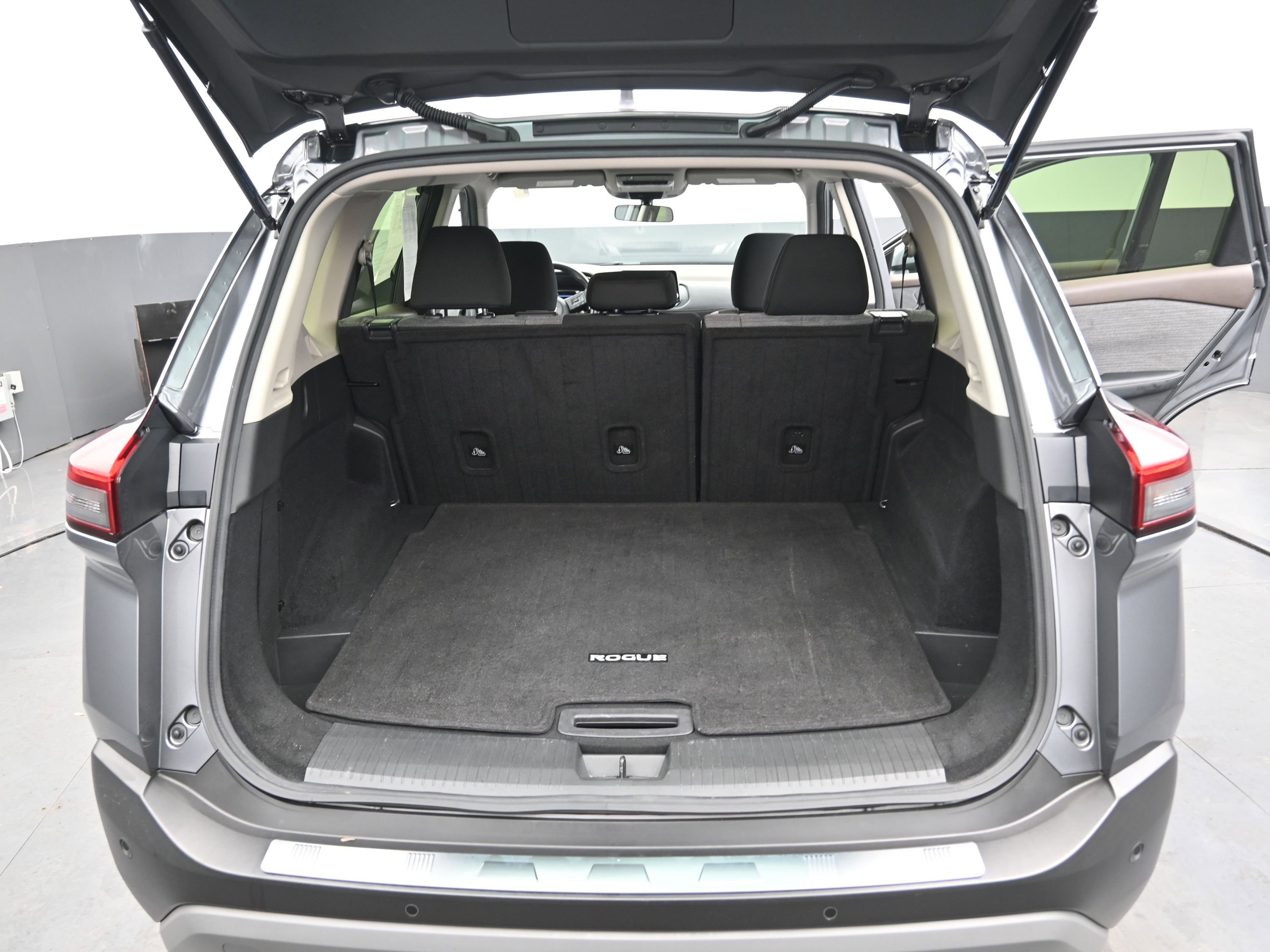 Certified 2023 Nissan Rogue SV image 12