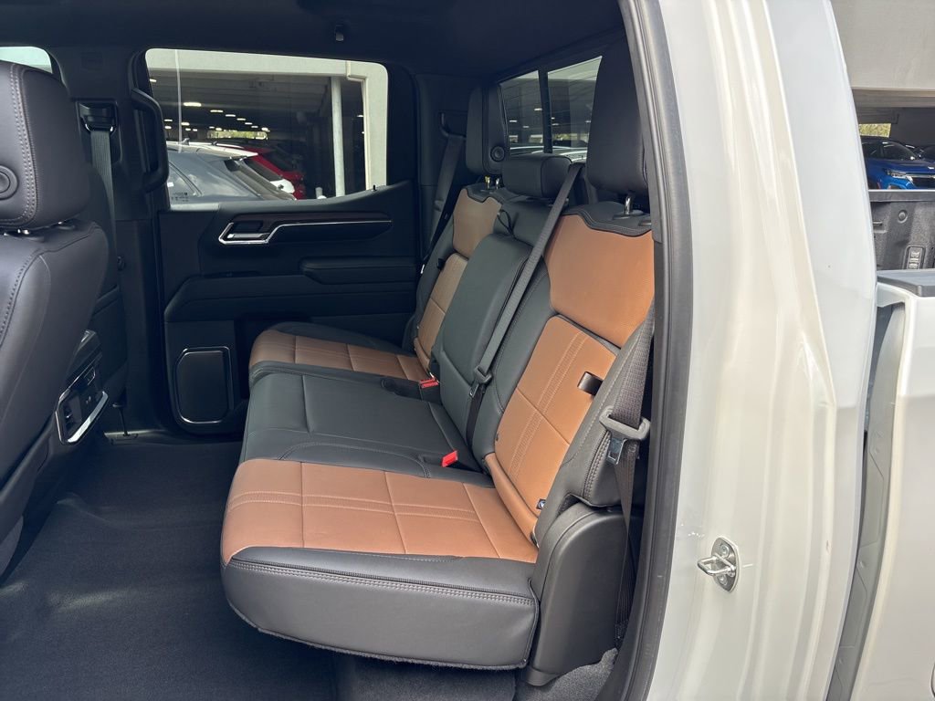 Used 2024 Chevrolet Silverado 1500 High Country w/ Technology Package image 14