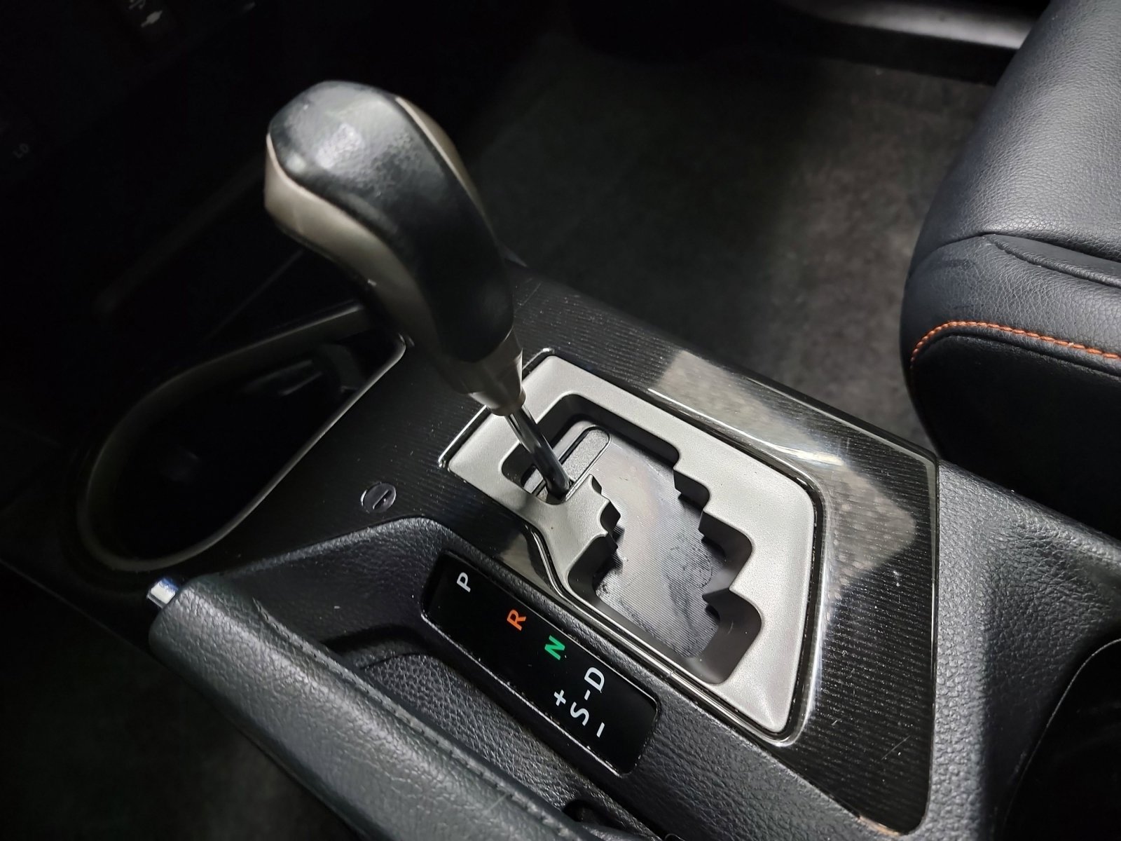 Used 2017 Toyota RAV4 SE image 27