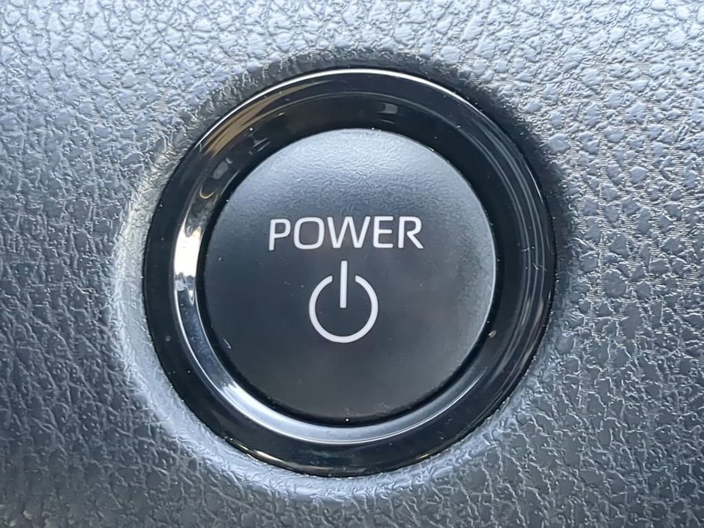 Used 2025 Toyota Camry SE image 24