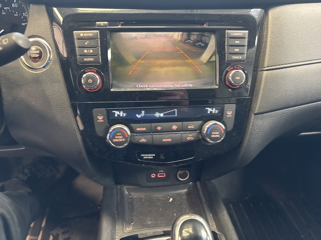 Used 2018 Nissan Rogue SV image 9