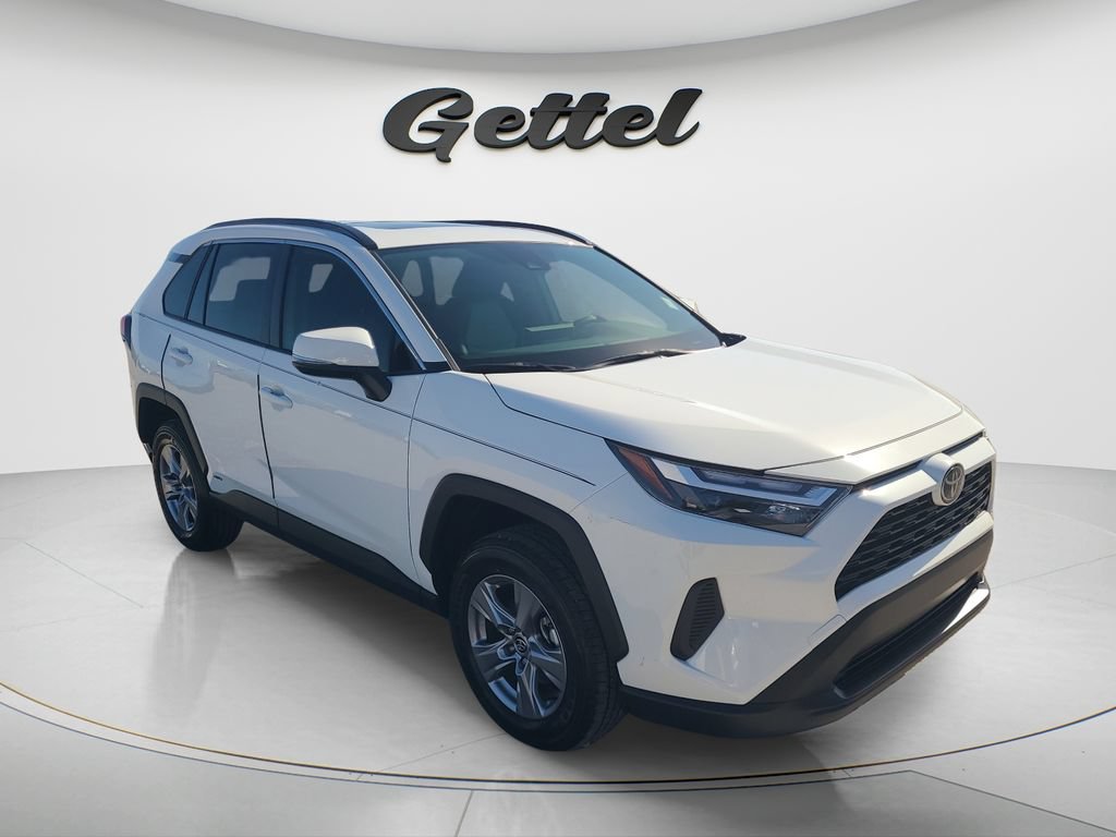 Certified 2025 Toyota RAV4 XLE AWD/4WD image 3
