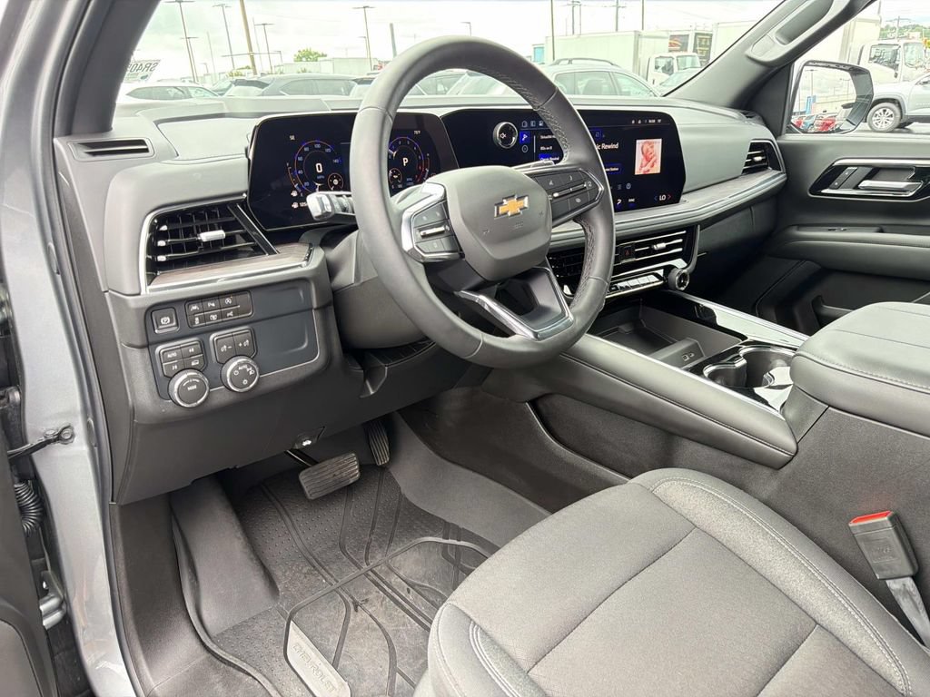 Used 2026 Chevrolet Tahoe LS AWD/4WD image 24