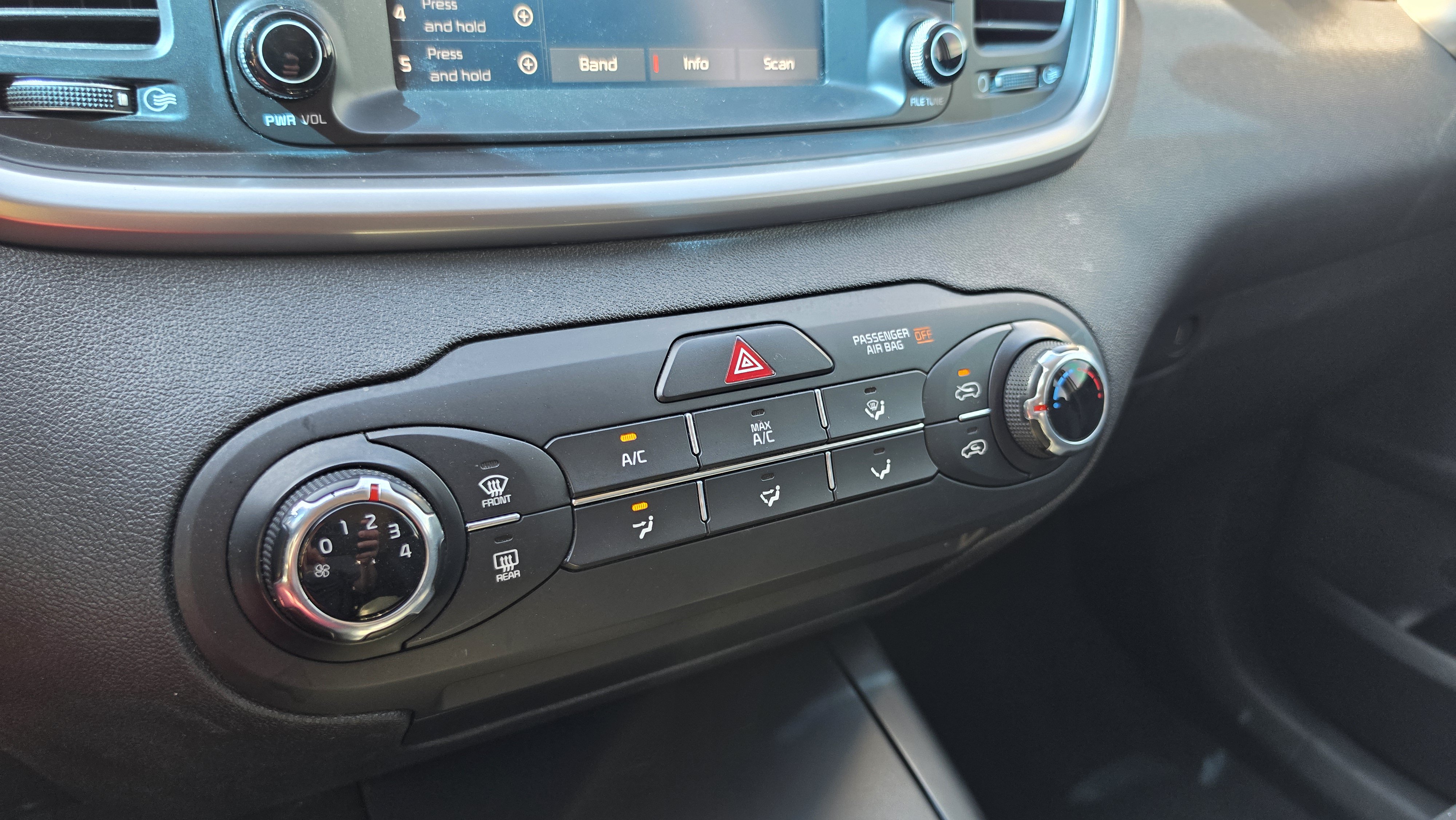 Used 2020 Kia Sorento L FWD image 38