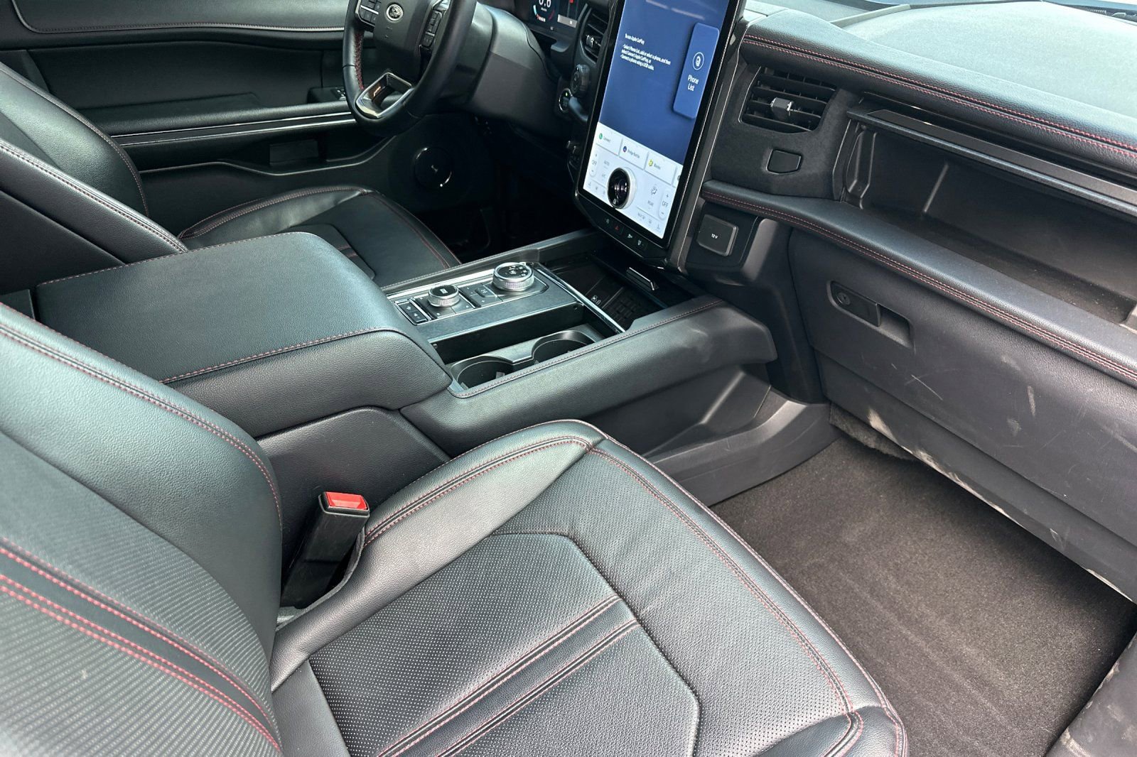 Used 2024 Ford Expedition Limited image 19