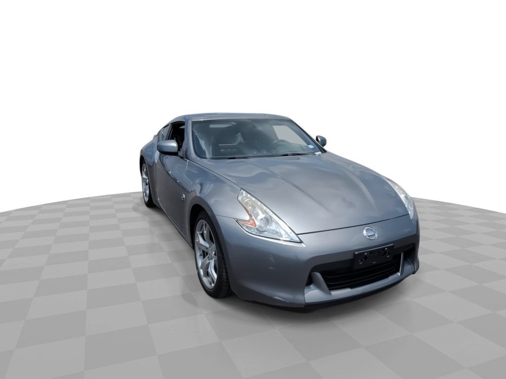Used 2011 Nissan 370Z Coupe w/ Sport Pkg RWD image 2