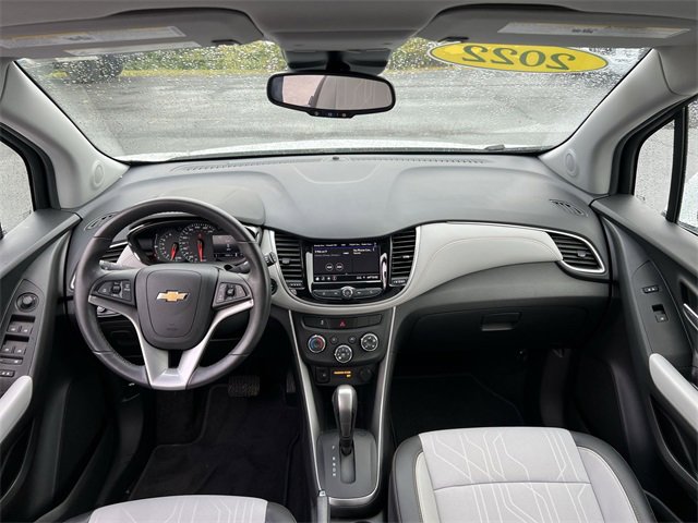 Used 2022 Chevrolet Trax LT w/ LT Convenience Package image 19