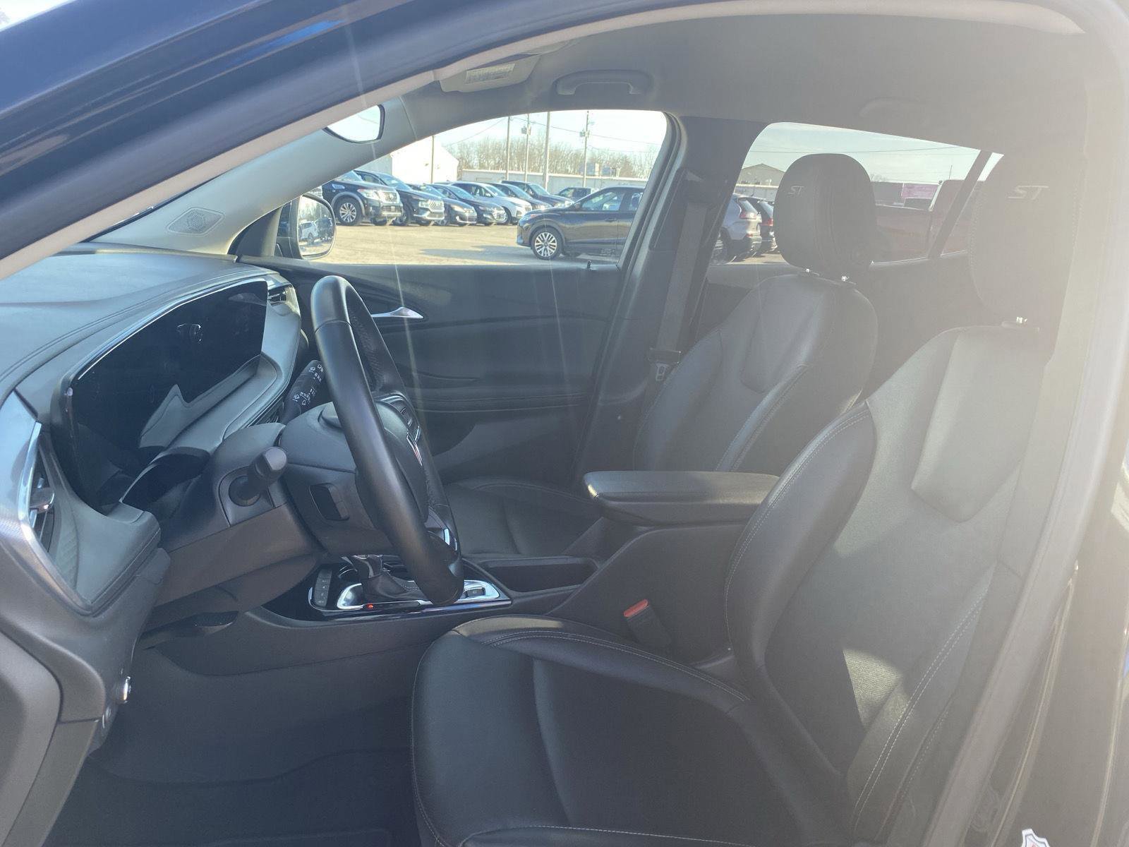 Used 2024 Buick Encore GX Sport Touring AWD/4WD image 16
