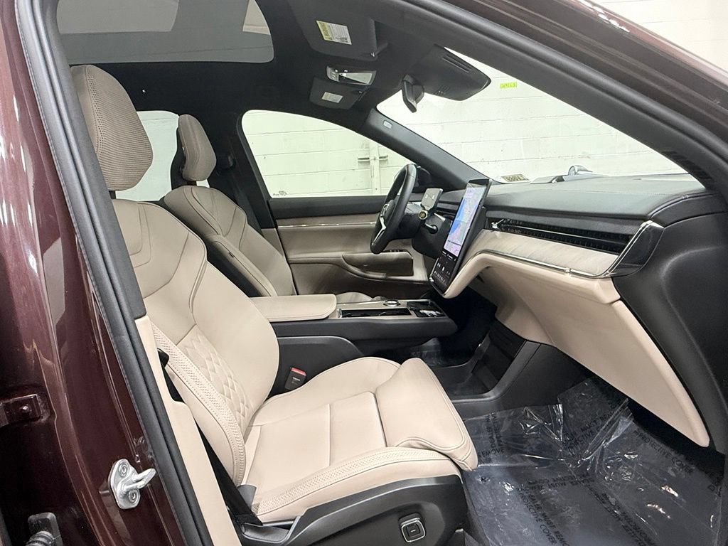 Used 2025 Volvo EX90 Ultra AWD/4WD image 38