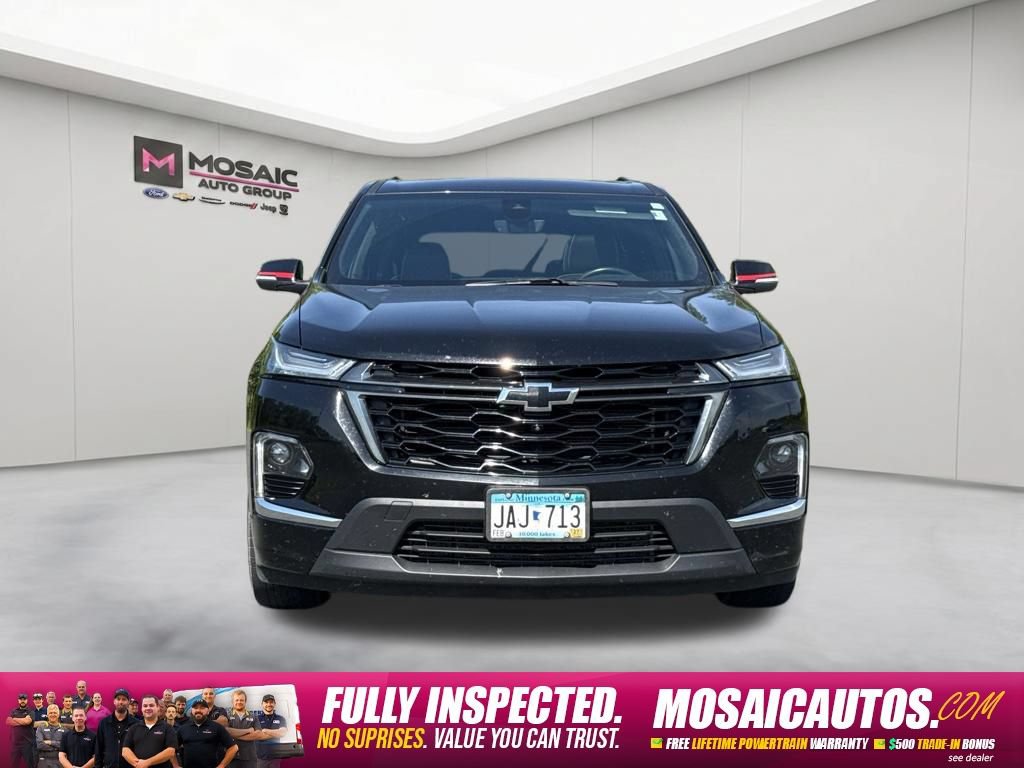 Used 2022 Chevrolet Traverse Premier w/ Redline Edition AWD/4WD image 2
