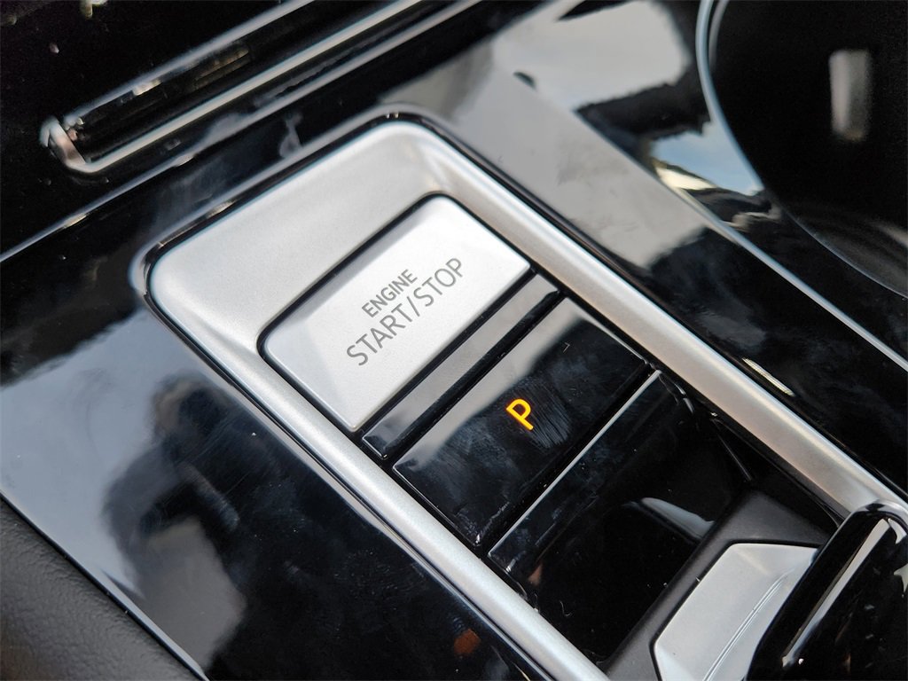 New 2026 Volkswagen Atlas Cross Sport SE image 10