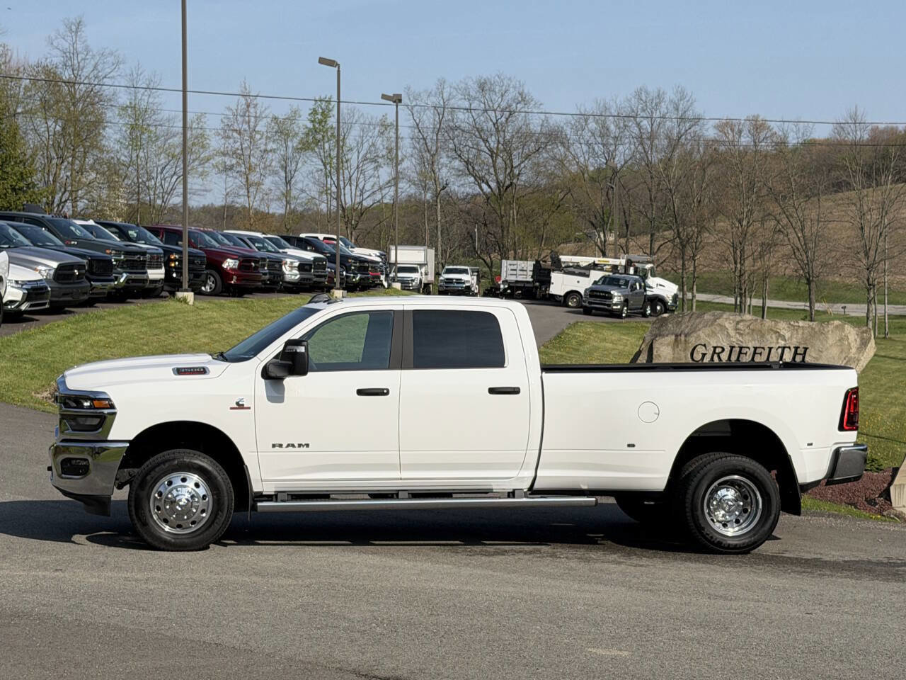 Used 2026 RAM 3500 Big Horn AWD/4WD image 2