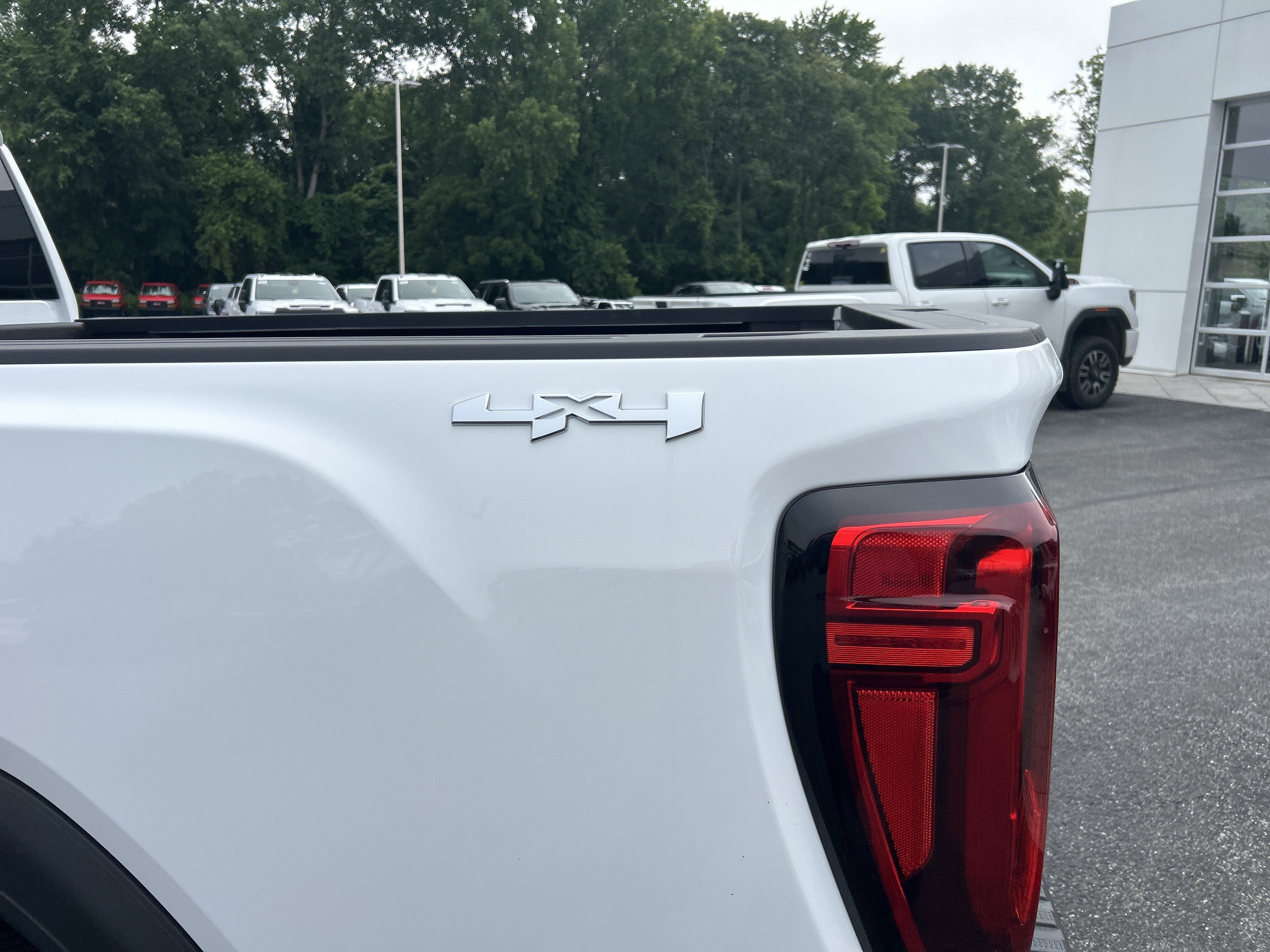 New 2026 GMC Sierra 2500 SLE w/ SLE Value Package; AWD/4WD image 7