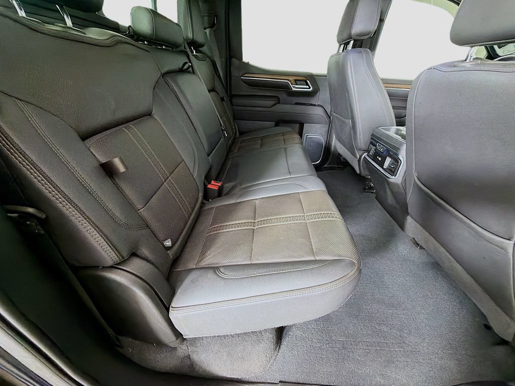 Used 2023 Chevrolet Silverado 1500 High Country AWD/4WD image 30