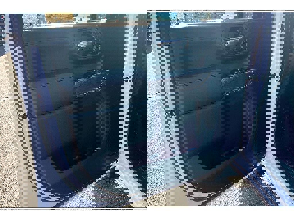 Used 2022 Chevrolet Silverado 3500 LTZ image 24