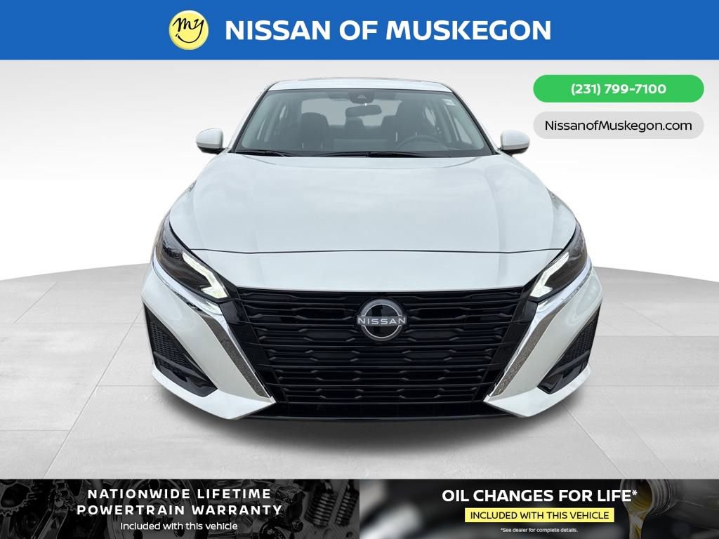 New 2025 Nissan Altima 2.5 SL image 2