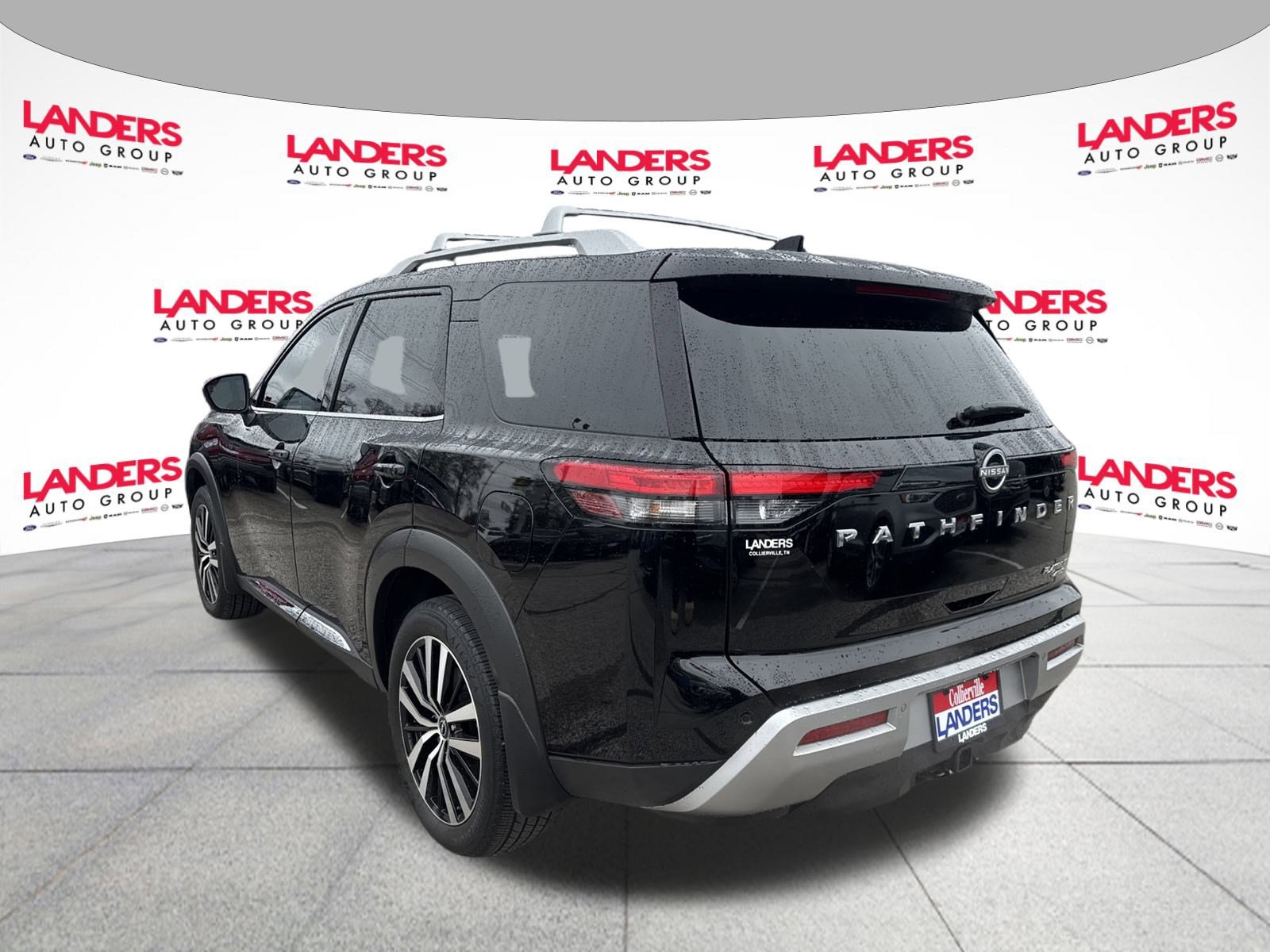 Used 2024 Nissan Pathfinder Platinum image 5